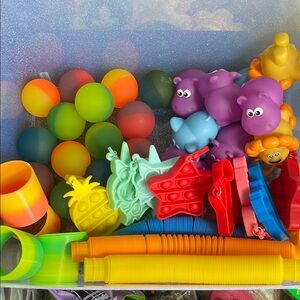 46 PCS favors goodie bag party- squeezing toys, sensory toys, puzzles 🧩